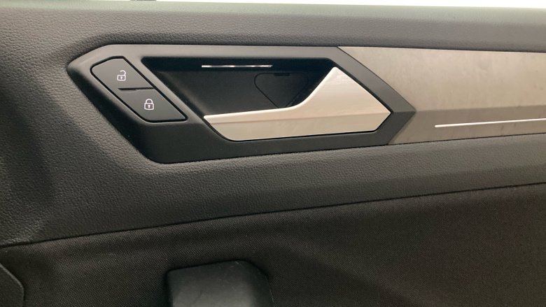 Volkswagen T-Roc 1.0 TSI 110 Design 5dr Petrol Hatchback